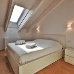 شقة White Attic Terrace By Interhome ميلان