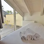 شقة White Attic Terrace By Interhome *
