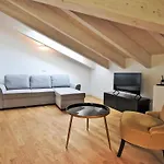 شقة White Attic Terrace By Interhome ميلان