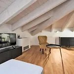 White Attic Terrace By Interhome * ميلان