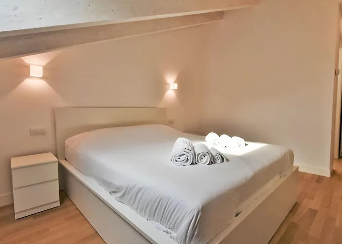 Apartamento White Attic Terrace By Interhome Milão