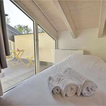 Apartman White Attic Terrace By Interhome *